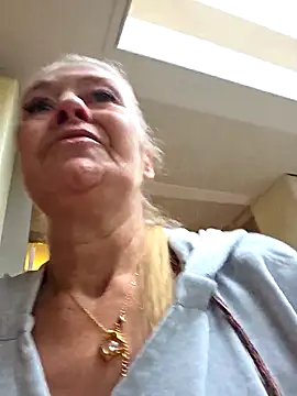 lisalustjouw online show from December 2025 12:39:01 PM