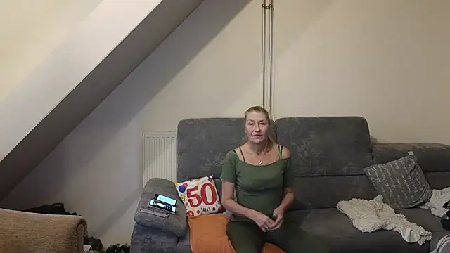 lisalustjouw online show from November 2025 10:48:01 AM