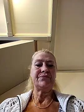 lisalustjouw online show from October 2025 09:06:02 AM