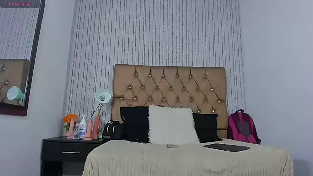 Snapshot of veneno_hot chatting on February 2025 03:41:02 PM veneno hot online show from February 2025 03:41:02 PM