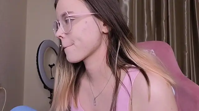 HanaMitsuri online show from March 2026 07:47:01 PM