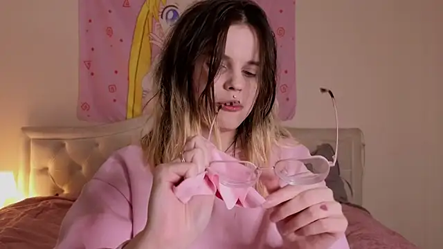 HanaMitsuri online show from December 2025 11:44:02 PM