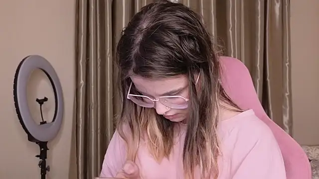 HanaMitsuri online show from March 2026 07:14:01 PM