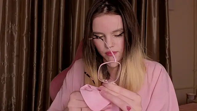 Snapshot of HanaMitsuri chatting on January 2026 07:31:02 PM HanaMitsuri online show from January 2026 07:31:02 PM