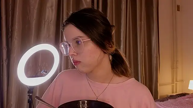 HanaMitsuri online show from November 2025 12:04:01 AM