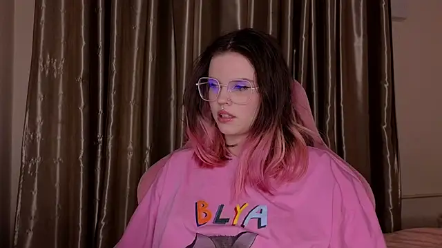 Snapshot of HanaMitsuri chatting on January 2026 09:22:01 PM HanaMitsuri online show from January 2026 09:22:01 PM