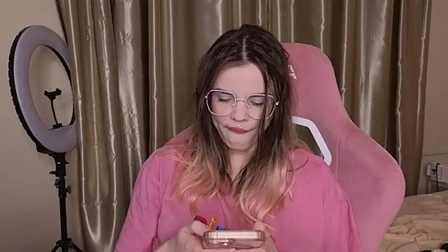 HanaMitsuri online show from March 2026 05:47:01 PM