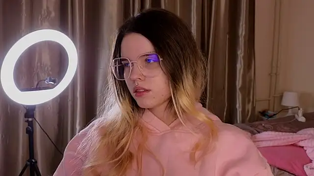 HanaMitsuri online show from November 2025 07:51:02 PM