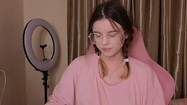 HanaMitsuri online show from March 2026 03:41:02 AM