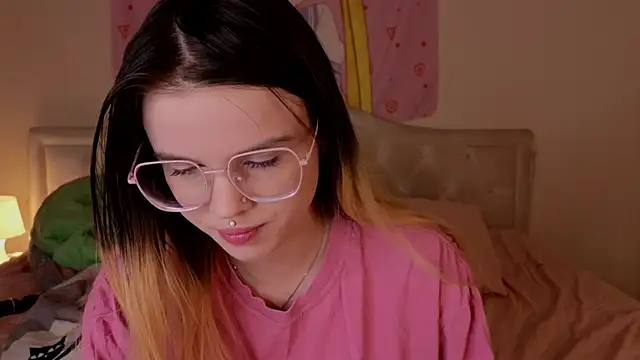 HanaMitsuri online show from October 2025 07:12:01 PM