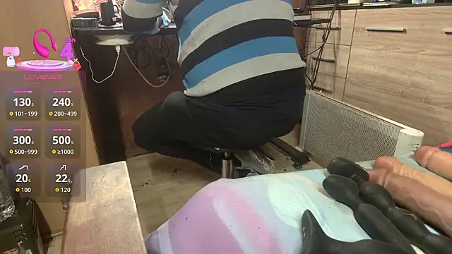 misteryman1956 online show from December 2025 05:51:01 AM