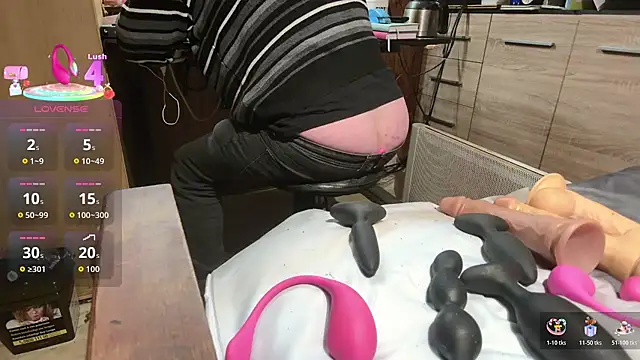 misteryman1956 online show from February 2026 06:58:01 PM