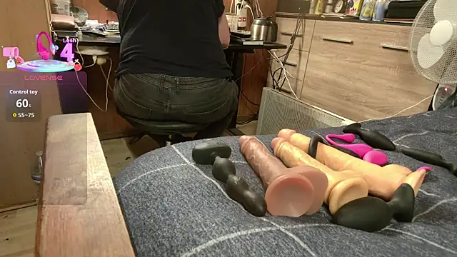 Snapshot of misteryman1956 chatting on October 2025 07:04:01 PM misteryman1956 online show from October 2025 07:04:01 PM