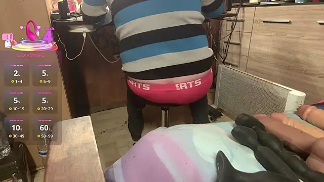 misteryman1956 online show from December 2025 05:57:05 PM