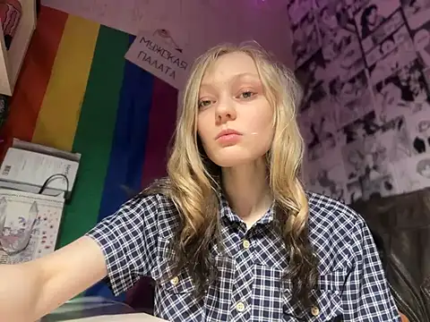 Snapshot of Midnight_Mystery chatting on January 2025 01:01:01 PM Midnight Mystery online show from January 2025 01:01:01 PM