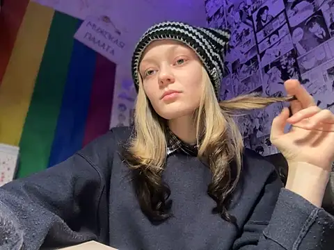 Snapshot of Midnight_Mystery chatting on January 2025 05:38:01 PM Midnight Mystery online show from January 2025 05:38:01 PM