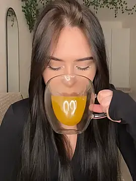  SweetCandyy online show from March 2026 07:32:02 PM