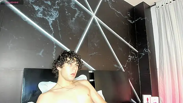 Luca ferrer  online show from October 2025 02:00:02 AM