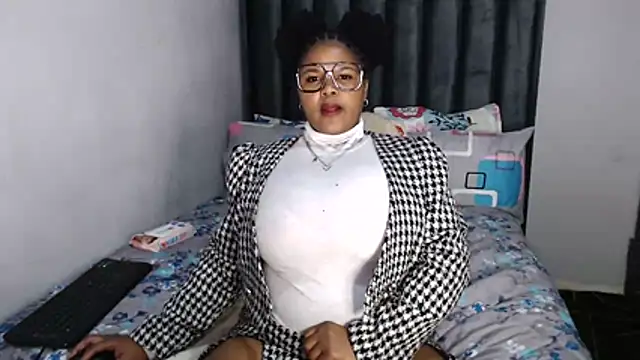 Snapshot of BootyliciousbustyX33 chatting on July 2026 04:55:02 PM BootyliciousbustyX33 online show from July 2026 04:55:02 PM