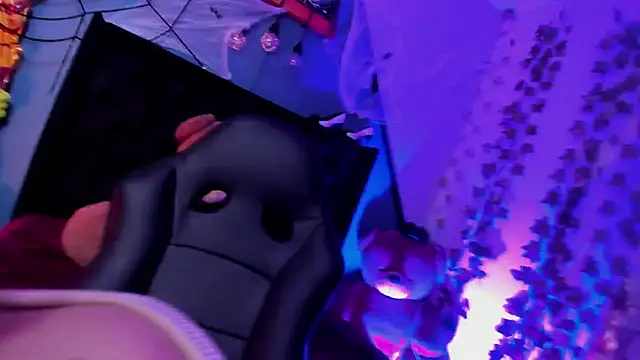 delilah fix online show from November 2025 08:23:02 PM