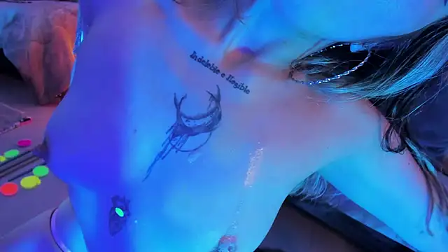 delilah fix online show from November 2025 09:15:04 PM