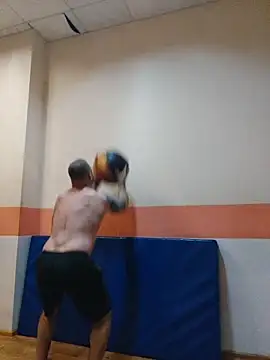 Snapshot of Crek666 chatting on February 2026 05:29:01 AM Crek666 online show from February 2026 05:29:01 AM