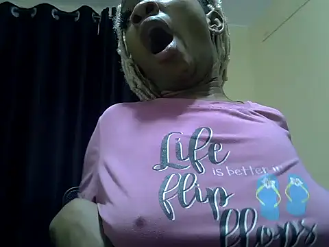 Horny-slut  online show from November 2025 07:02:02 AM