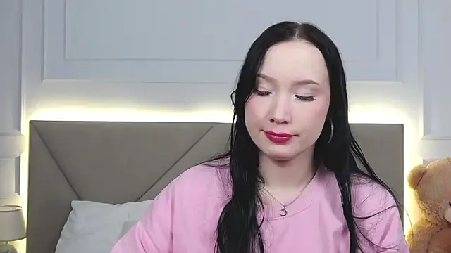 LeilaLow online show from February 2025 11:11:01 AM