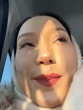 LeilaLow online show from February 2025 11:59:02 AM