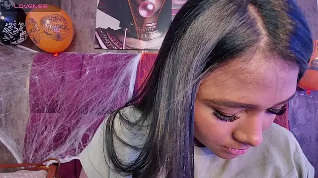 nicole  parker1 online show from October 2025 07:04:02 PM