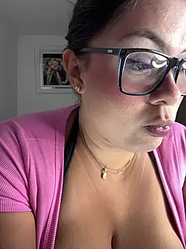 linatarens online show from November 2025 02:25:01 AM