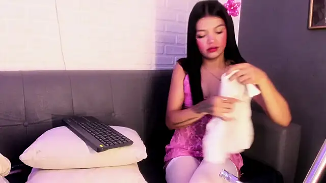 karina gomez 18 online show from October 2025 11:22:02 AM