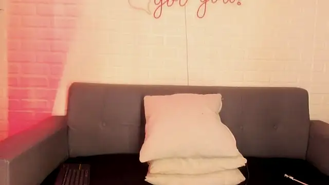 Snapshot of karina_gomez_18 chatting on December 2025 11:24:02 AM karina gomez 18 online show from December 2025 11:24:02 AM