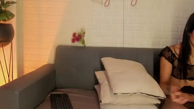 Snapshot of karina_gomez_18 chatting on January 2026 11:28:02 AM karina gomez 18 online show from January 2026 11:28:02 AM