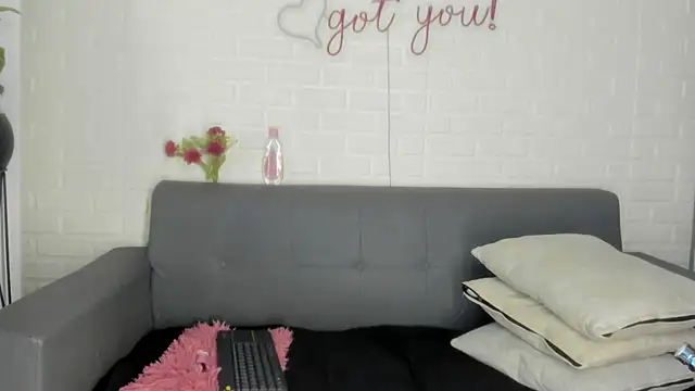 karina gomez 18 online show from December 2025 11:55:01 AM