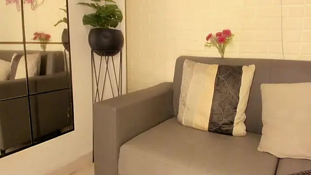 karina gomez 18 online show from October 2025 11:42:02 AM