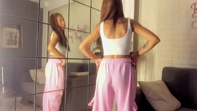 Snapshot of karina_gomez_18 chatting on February 2026 11:41:01 AM karina gomez 18 online show from February 2026 11:41:01 AM