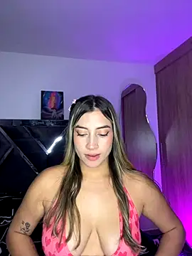 Snapshot of Issabela_G1 chatting on September 2025 01:44:01 AM Issabela G1 online show from September 2025 01:44:01 AM