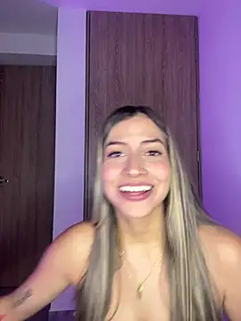 Snapshot of Issabela_G1 chatting on February 2025 12:46:01 AM Issabela G1 online show from February 2025 12:46:01 AM