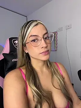 Issabela G1 online show from March 2026 03:19:01 AM