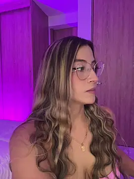 Issabela G1 online show from February 2026 01:05:02 AM