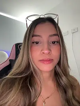 Issabela G1 online show from February 2026 08:53:02 PM