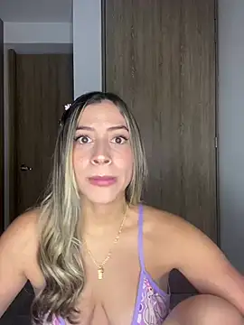 Snapshot of Issabela_G1 chatting on February 2025 02:56:01 AM Issabela G1 online show from February 2025 02:56:01 AM