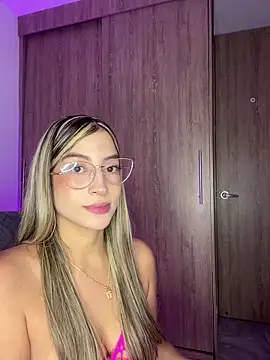 Snapshot of Issabela_G1 chatting on October 2025 11:46:02 PM Issabela G1 online show from October 2025 11:46:02 PM