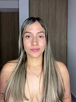 Snapshot of Issabela_G1 chatting on January 2025 02:19:02 AM Issabela G1 online show from January 2025 02:19:02 AM