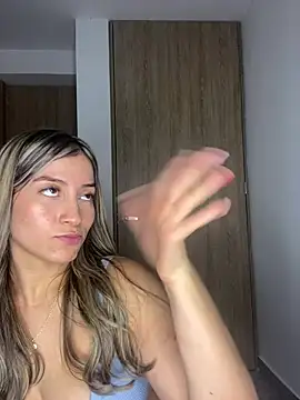 Snapshot of Issabela_G1 chatting on February 2025 12:09:02 AM Issabela G1 online show from February 2025 12:09:02 AM