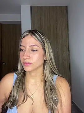 Snapshot of Issabela_G1 chatting on February 2025 06:58:02 AM Issabela G1 online show from February 2025 06:58:02 AM