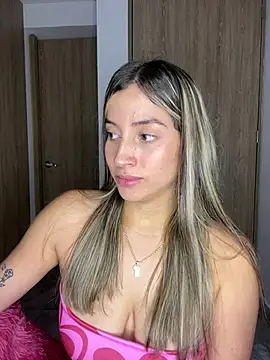 Snapshot of Issabela_G1 chatting on January 2025 03:04:02 AM Issabela G1 online show from January 2025 03:04:02 AM