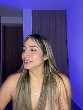 Snapshot of Issabela_G1 chatting on February 2025 07:41:01 AM Issabela G1 online show from February 2025 07:41:01 AM