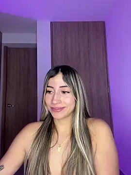 Snapshot of Issabela_G1 chatting on February 2025 06:06:02 AM Issabela G1 online show from February 2025 06:06:02 AM